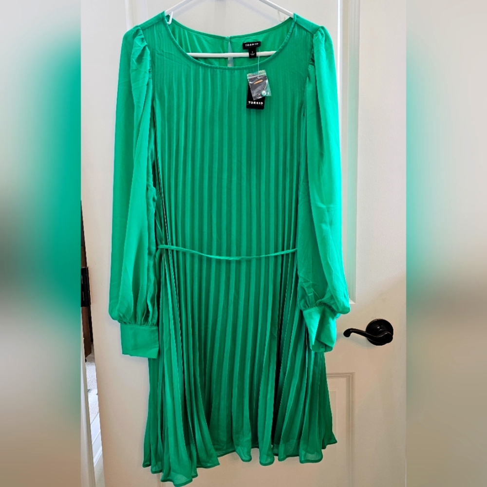NWT Torrid Mini Chiffon Pleated Dress